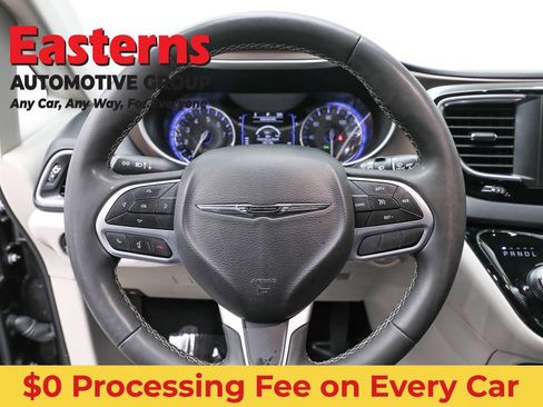 Used 2023 Chrysler Voyager LX FWD image 10