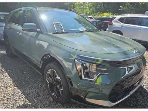 Used 2023 Kia Niro Wave FWD image 2