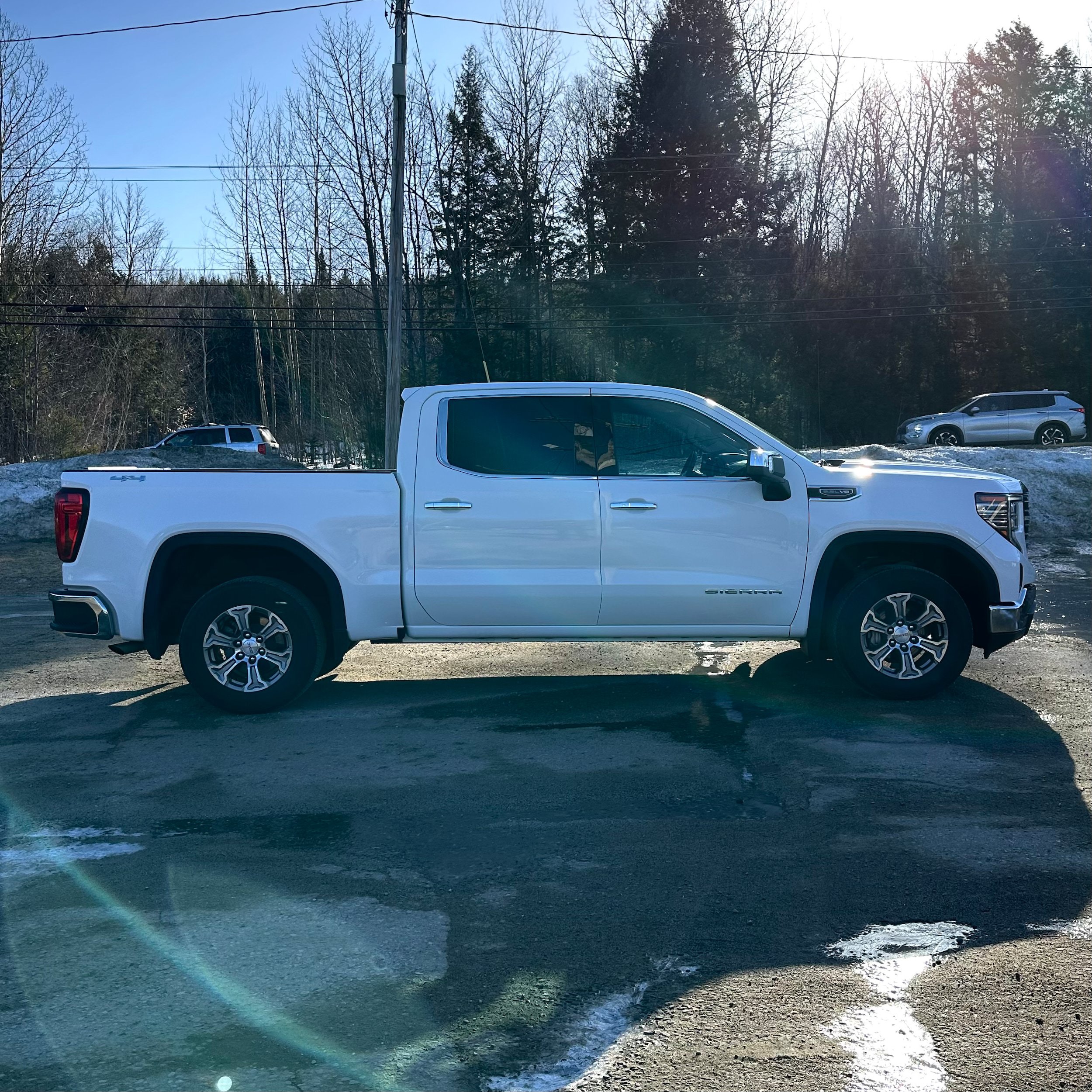 Used 2024 GMC Sierra 1500 SLT AWD/4WD image 2