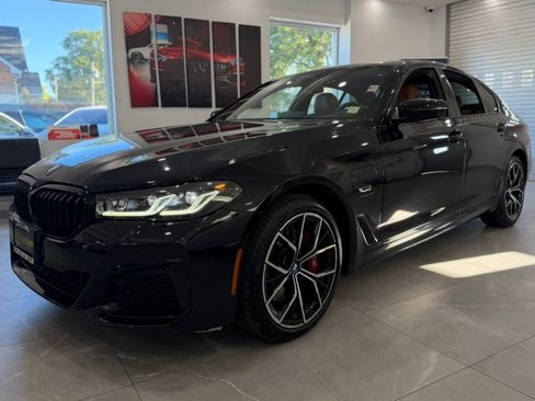 Used 2023 BMW 530e w/ M Sport Package RWD image 3