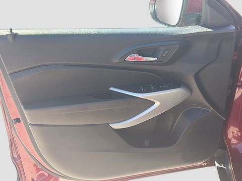 Used 2024 Chevrolet Trax LS w/ LS Convenience Package FWD image 20