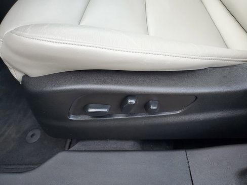 Certified 2023 Cadillac XT4 Premium Luxury w/ Cold Weather Package image 9