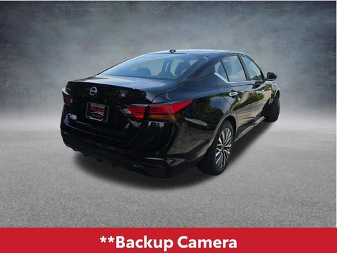 Used 2025 Nissan Altima 2.5 SV FWD image 4