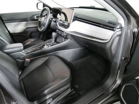 Used 2022 Jeep Compass Latitude image 11