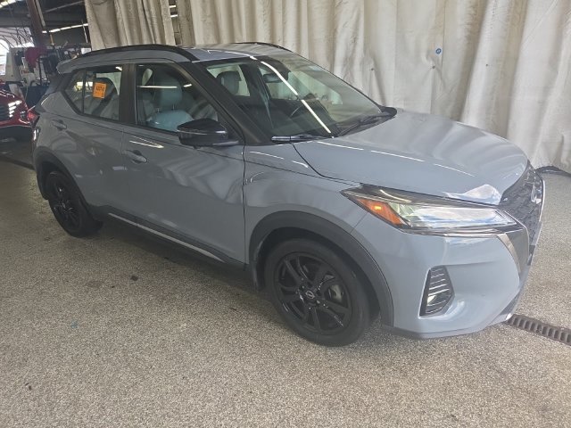 Used 2022 Nissan Kicks SR w/ Premium Package FWD image 7