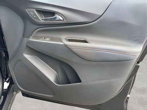 Used 2023 Chevrolet Equinox RS image 10