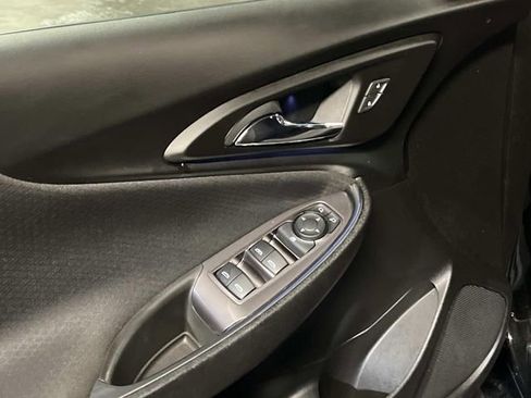 Used 2018 Chevrolet Malibu Hybrid w/ Driver Confidence Package image 10