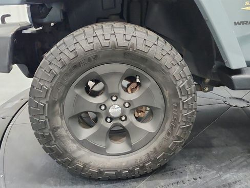 Used 2015 Jeep Wrangler Sahara w/ Connectivity Group AWD/4WD image 24