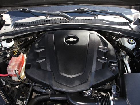 Used 2019 Chevrolet Camaro LT RWD image 27
