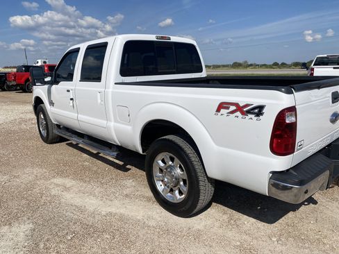 Used 2013 Ford F250 Lariat w/ Lariat Interior Pkg image 5