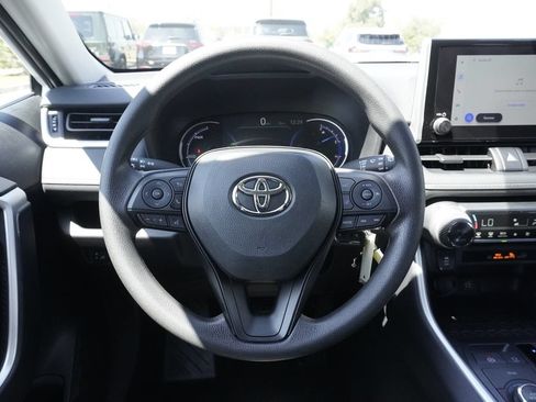 Used 2025 Toyota RAV4 LE AWD/4WD image 10