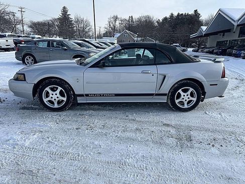 Used 2002 Ford Mustang Deluxe Convertible image 2