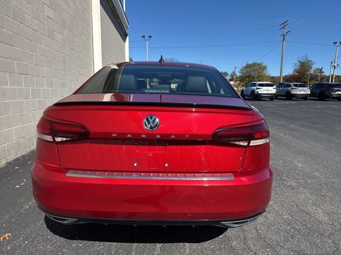 Used 2020 Volkswagen Passat 2.0T R-Line image 9