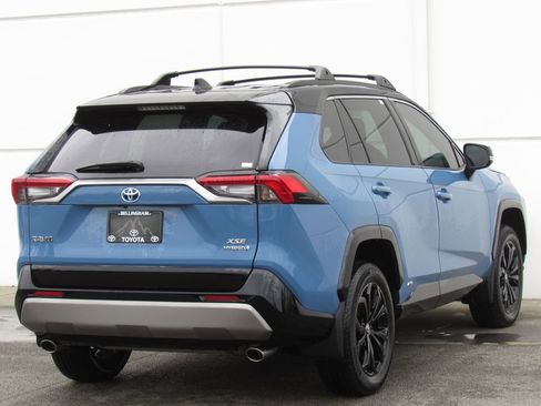 Used 2023 Toyota RAV4 XSE AWD/4WD image 6