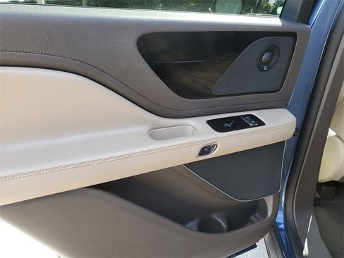 Used 2020 Lincoln Aviator Reserve image 9