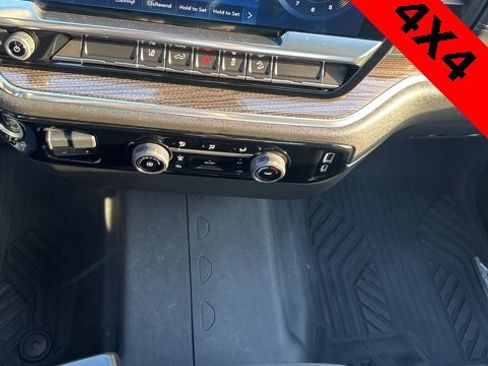 Used 2024 Chevrolet Silverado 2500 LT w/ Z71 Off-Road Package image 19