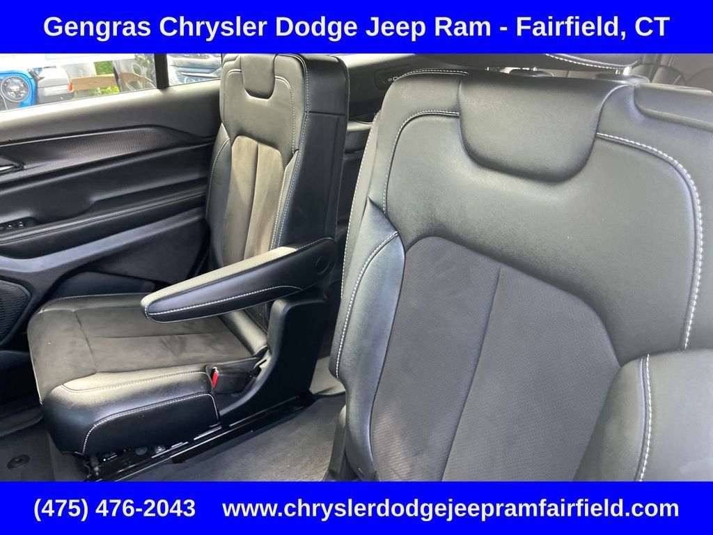 Used 2023 Jeep Grand Cherokee L Altitude AWD/4WD image 44