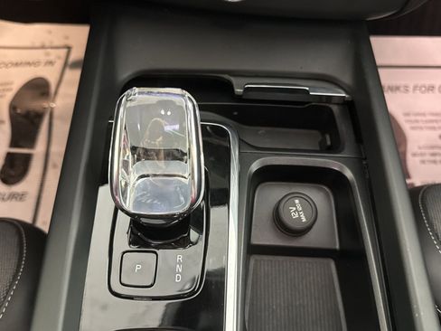 Used 2023 Volvo XC60 B5 Ultimate w/ Climate Package image 22