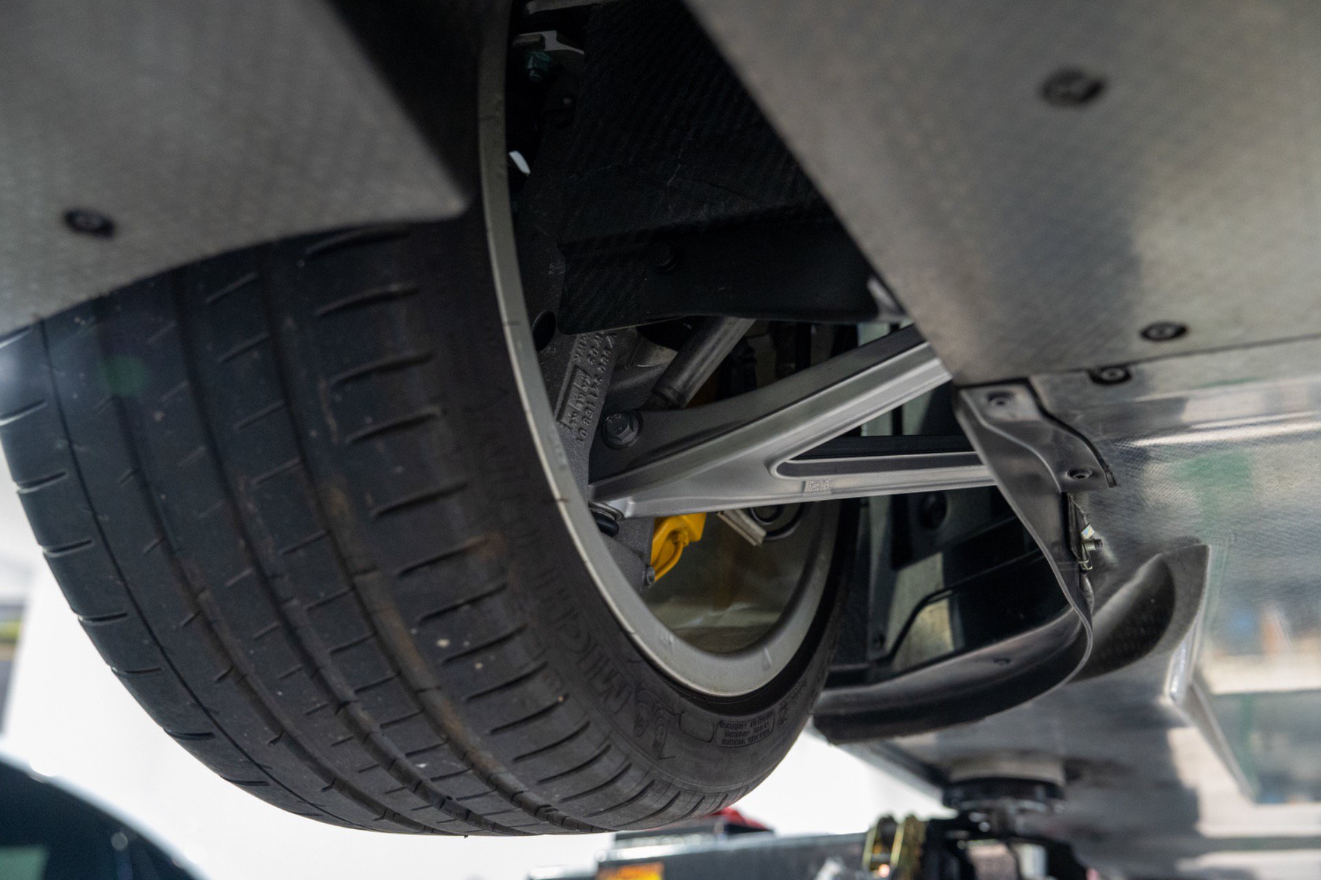 Used 2004 Porsche Carrera GT RWD image 80