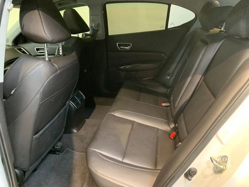 Used 2019 Acura TLX image 40