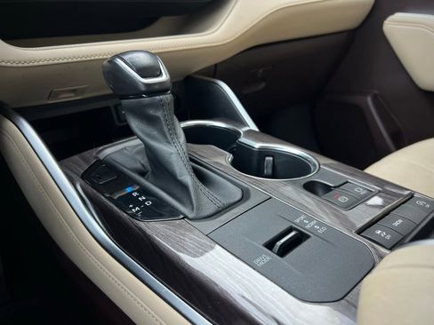 Used 2020 Toyota Highlander Limited image 56