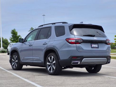 Used 2025 Honda Pilot Elite image 8