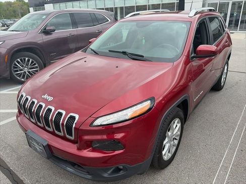 Used 2017 Jeep Cherokee Latitude FWD image 4