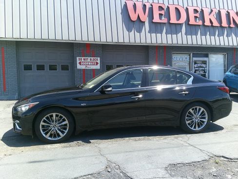 Used 2019 INFINITI Q50 Luxe w/ Essential Package (3.0T Luxe) AWD/4WD image 4