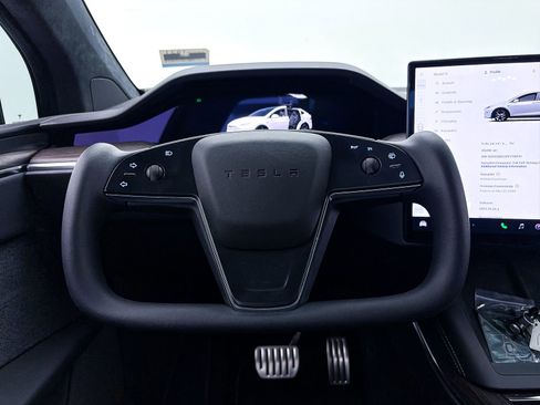 Used 2023 Tesla Model X image 27