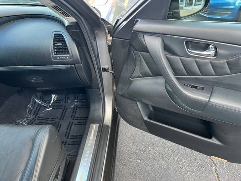 Used 2010 INFINITI FX35 AWD w/ Premium Pkg image 28