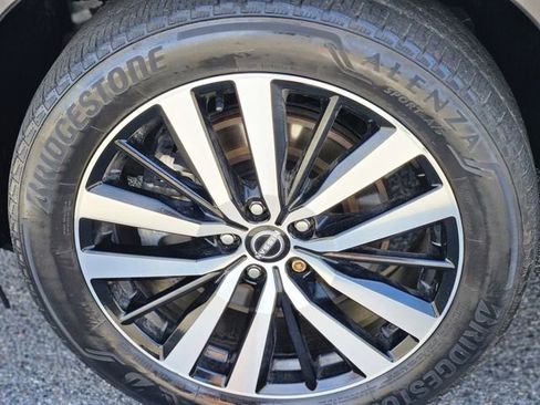 Certified 2023 Nissan Pathfinder Platinum AWD/4WD image 9