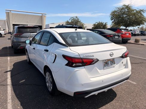 Used 2024 Nissan Versa S FWD image 7