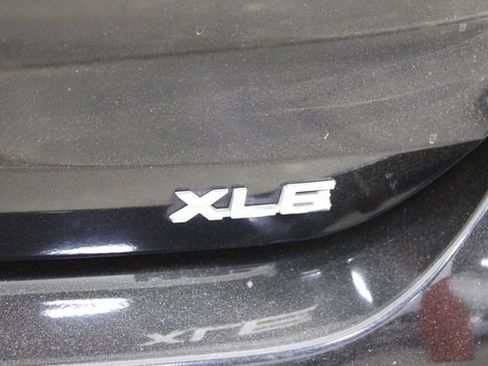 Used 2023 Toyota Highlander XLE FWD image 42