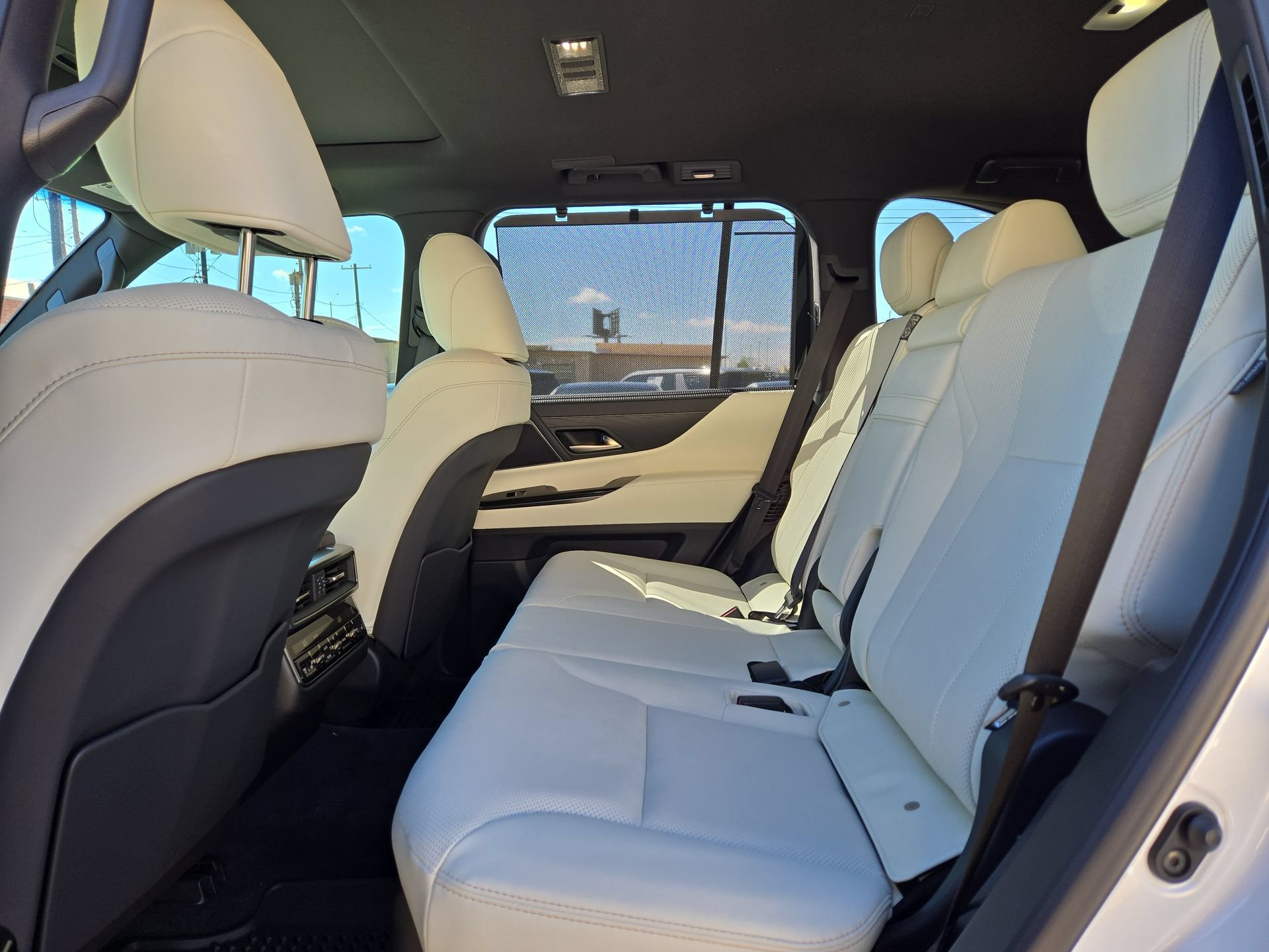 Used 2026 Lexus LX 600 4WD w/ Appearance Package image 13