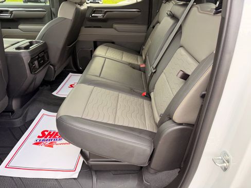 Used 2023 Chevrolet Silverado 1500 ZR2 w/ Technology Package image 13