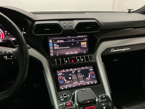 Used 2021 Lamborghini Urus AWD/4WD image 47