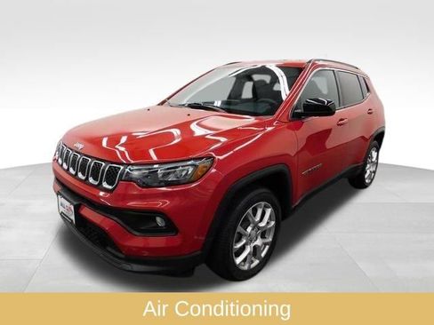 Used 2023 Jeep Compass Latitude image 7