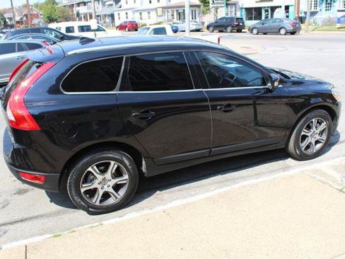 Used 2011 Volvo XC60 T6 image 4