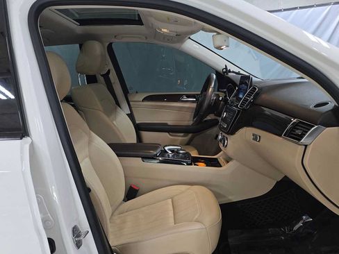 Used 2019 Mercedes-Benz GLE 400 4MATIC image 9