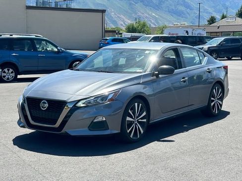 Used 2019 Nissan Altima 2.5 SR FWD image 8