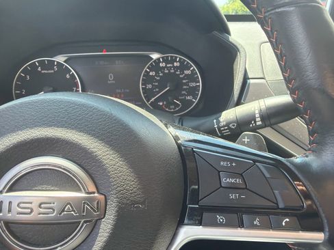 Used 2024 Nissan Altima 2.5 SR FWD image 12
