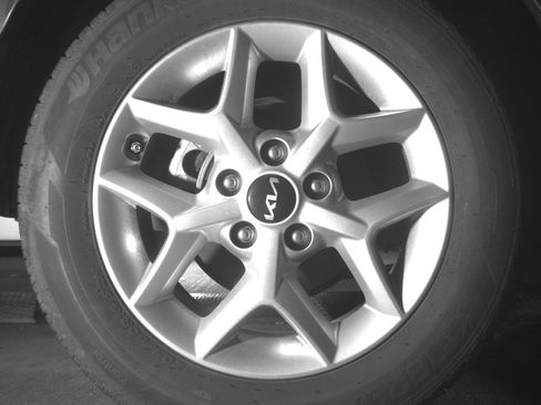 Used 2025 Kia Soul LX w/ LX Technology Package image 15