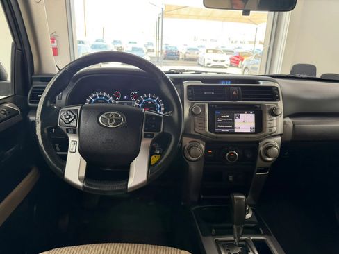 Used 2016 Toyota 4Runner SR5 AWD/4WD image 25