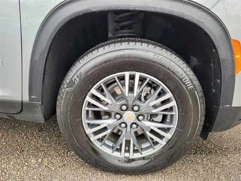 Used 2025 Chevrolet Traverse LT image 28