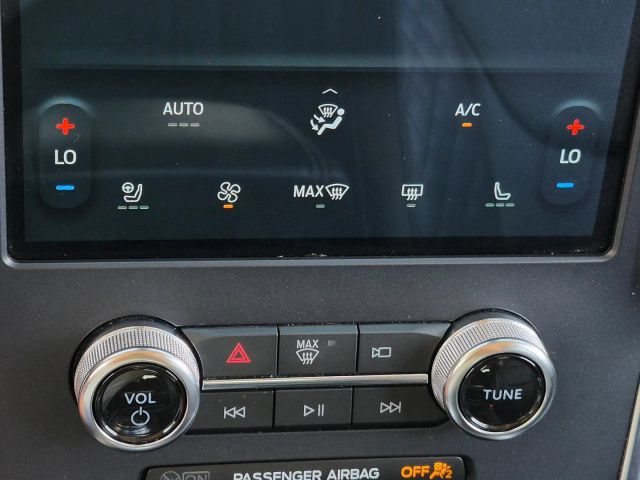 Used 2023 Ford Edge Titanium AWD/4WD image 27