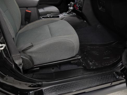 Used 2024 Jeep Wrangler Unlimited AWD/4WD image 51