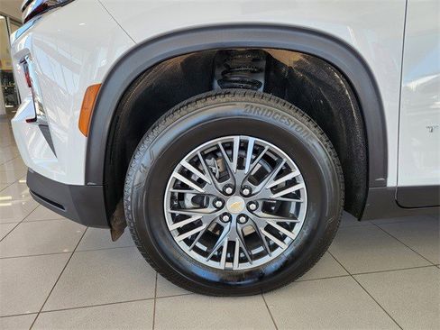 Certified 2025 Chevrolet Traverse LT image 19