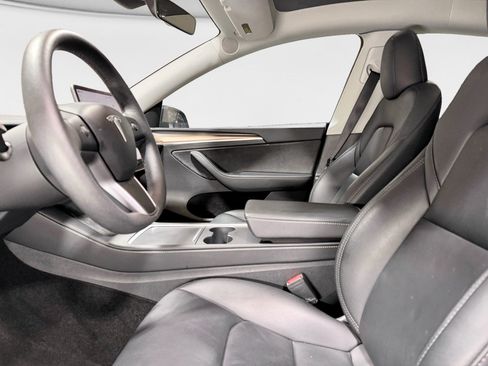 Used 2024 Tesla Model Y Long Range RWD image 15