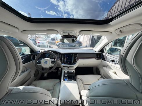 Used 2019 Volvo S60 T8 Inscription image 31