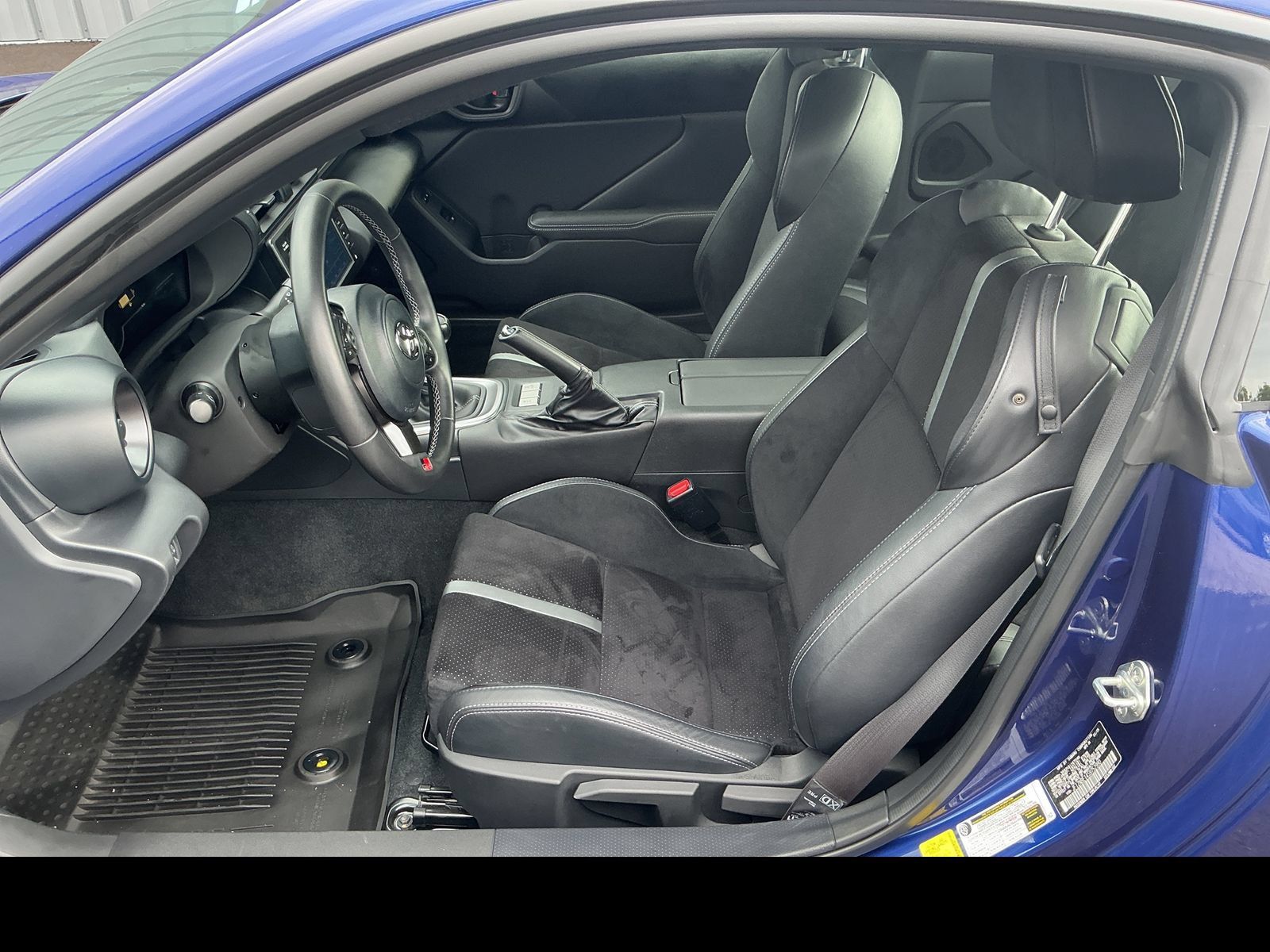 Used 2025 Toyota GR86 Premium w/ ALL Weather Mat Package (TMS) RWD image 10